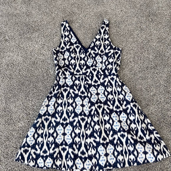 Gap 100% Linen Fit & Flare Ikat Print Sleeveless Blue White Mini Dress Size US 6 - Picture 2 of 11